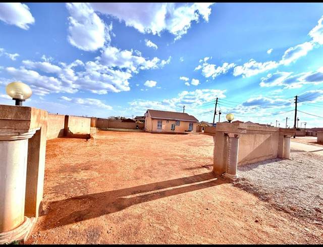 3 BEDROOM HOUSE FOR SALE IN PROTEA GLEN